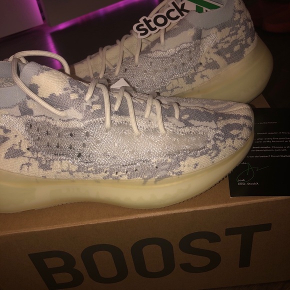 COPY - Yeezy 380 alien - Picture 1 of 8